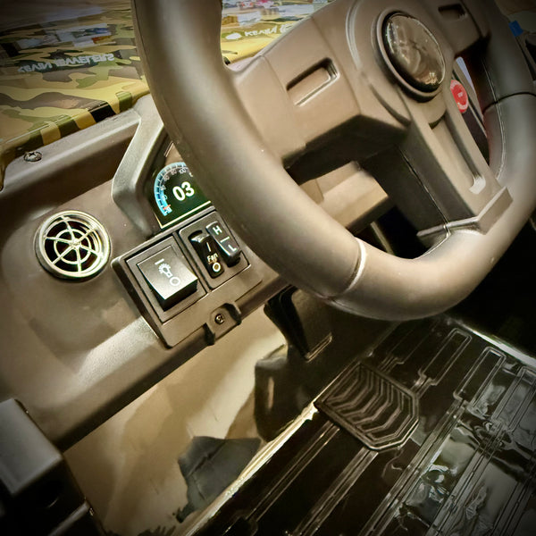 TOUCH TV CLASH 24V ADJUSTABLE SEAT PARENTAL REMOTE RUBBER TIRES 4X4 LETHER SEAT 5 POINT SEAT BELT FAN Code : $100 pickup