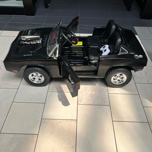 🎁 Free Shipping Dodge Classic 1979 24 Volt Two Seater Rubber Tires Leather seat Smoke Feature Black